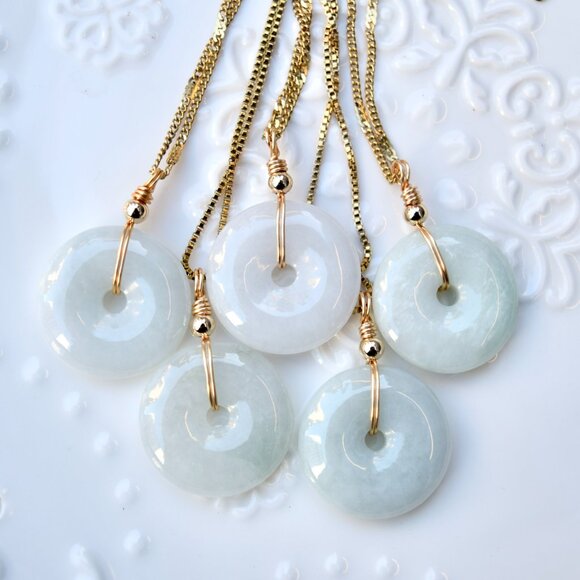 Jadeite Peace Buckle Necklace - Jade jewelry - Picture 2 of 9